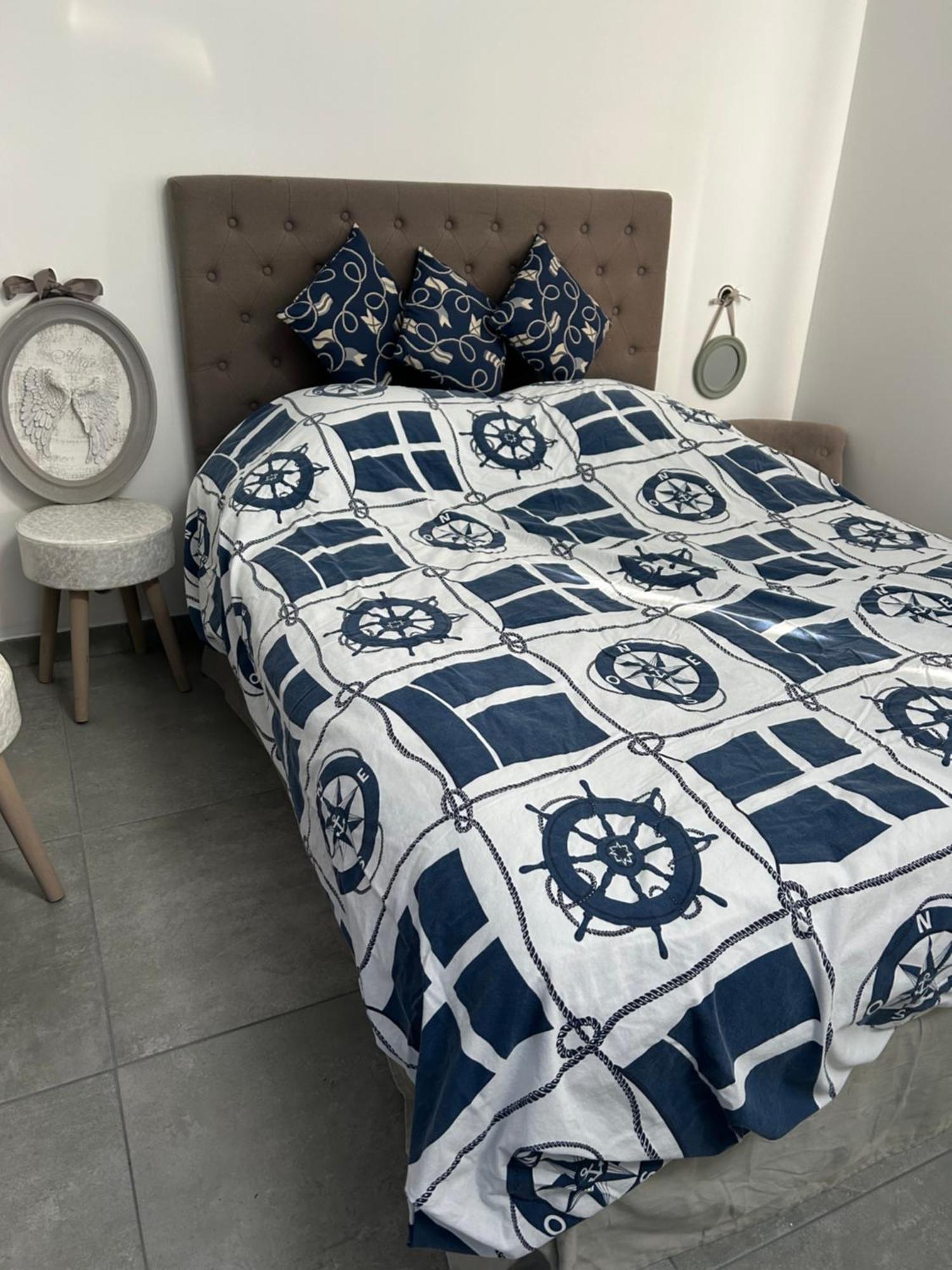 Apartment Bord De Mer1 Lit Double 1 Lit Simple Hyeres